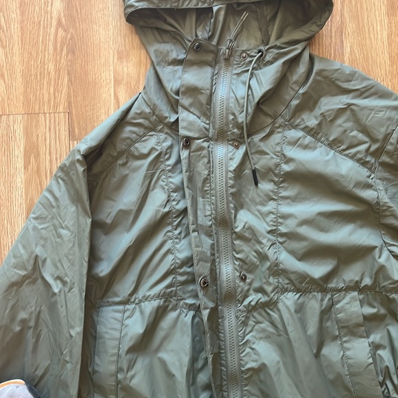 Hellyhanson rain jacket - Picture 3 of 6